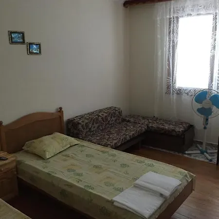 Гостевой дом Yanis 2*